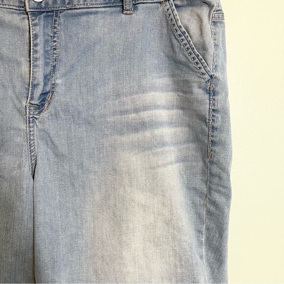 Lane Bryant Womens Stretch Mid Rise Rolled Cuffs Jeans Denim Shorts Blue Size 20 - Picture 12 of 13